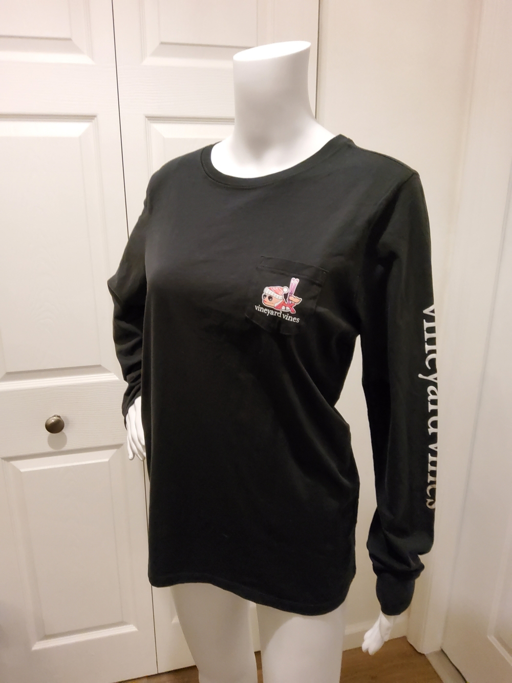 New Vineyard Vines Black Long-Sleeve Pocket Tee